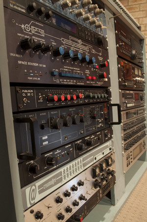 Western Sydney Audio Academy Pic 5 - Rack effects