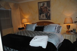 Leuras Magical Manderley Pic 2 - treetops bedroom