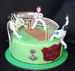 ColorDrama Cakes Pic 3 - Cricket themed cake with handmade edible figurines