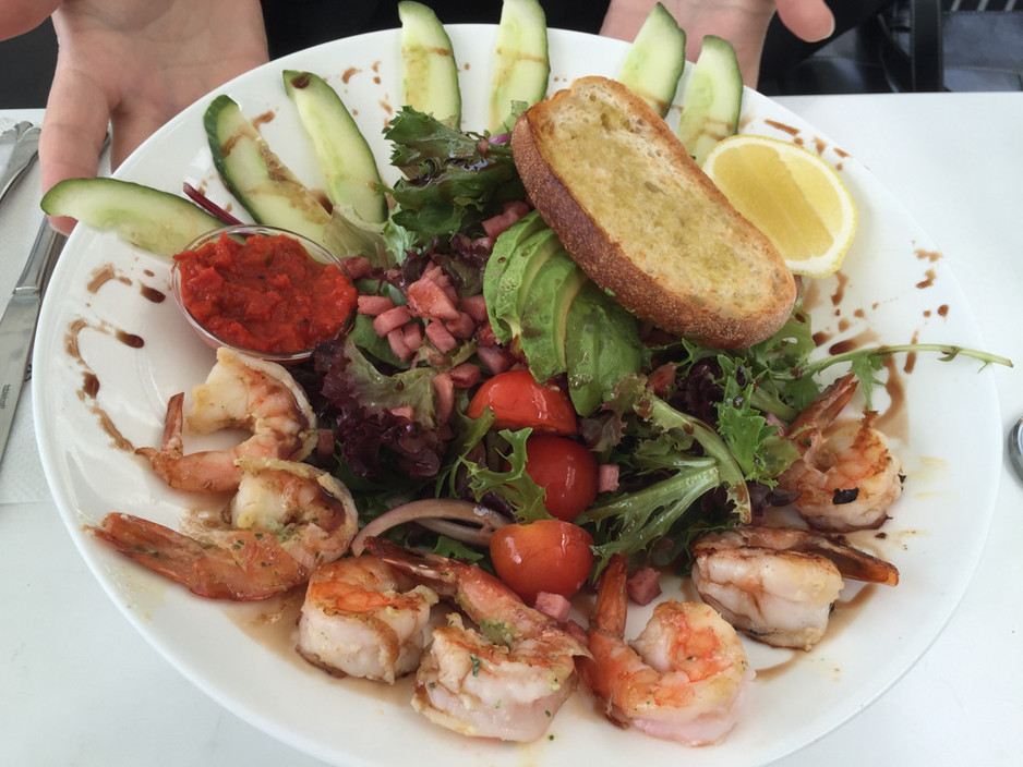 Beach Hotel Merewether Pic 2 - Get a look at that Salad