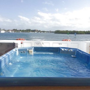 Fantaseas Houseboat Holidays Pic 3 - Spa Boat Relax