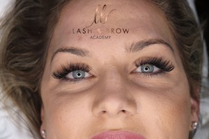 Lash & Brow Academy Pic 4