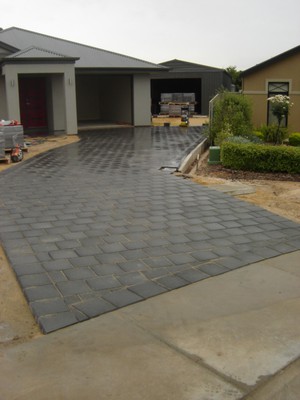 Mattner Paving & Landscaping Pic 2