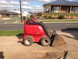 101 Mini Digger and Gardens Pic 3 - 101 Mini Digger Gardens