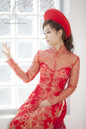 Ceci Ao Dai & Formal Dresses Pic 3 - Soft traditional ao dai neckline with pearl buttons