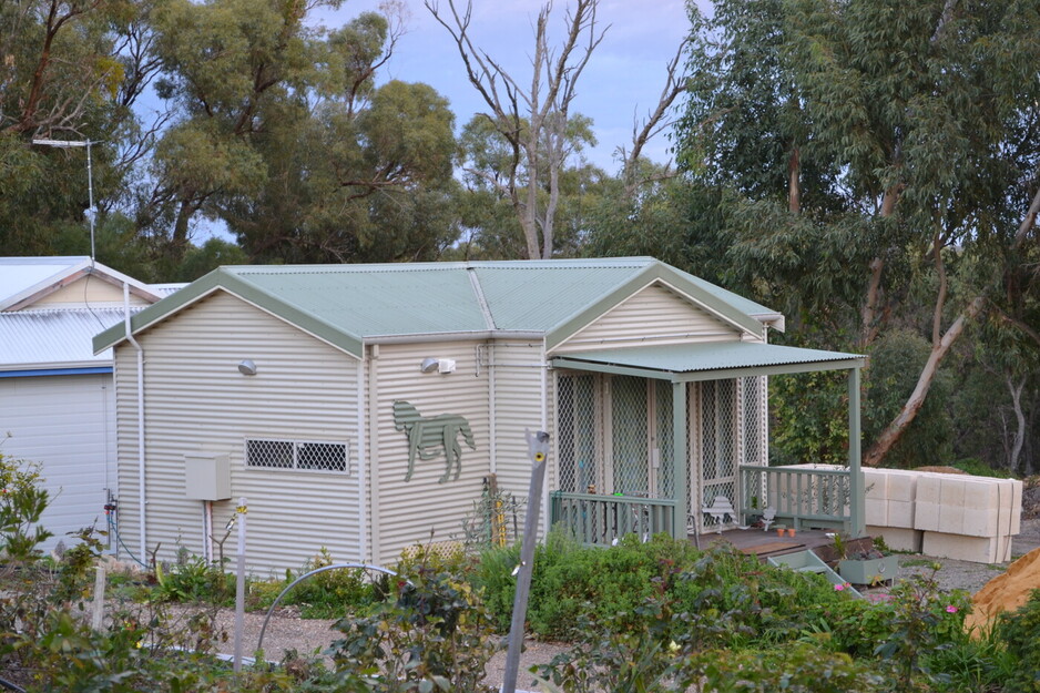 Lakeside Lodge Baldivis Short Stay - adults only retreat Pic 1