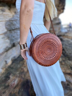 Bella Rosa Mexico Vintage Bags Pic 3 - Sofia Bag Stunning and radiant handtooled hand detailed in leather its been carved with traditional mayan symbols