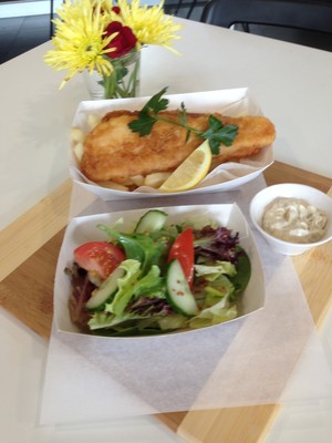 Mamalilli Pic 2 - Fish Chips with Salad