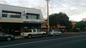 Viv's Fish & Chips Pic 3 - Outside