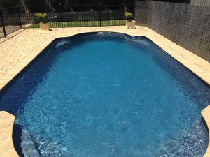 ALL YEAR ROUND POOL CLEANING Pic 4