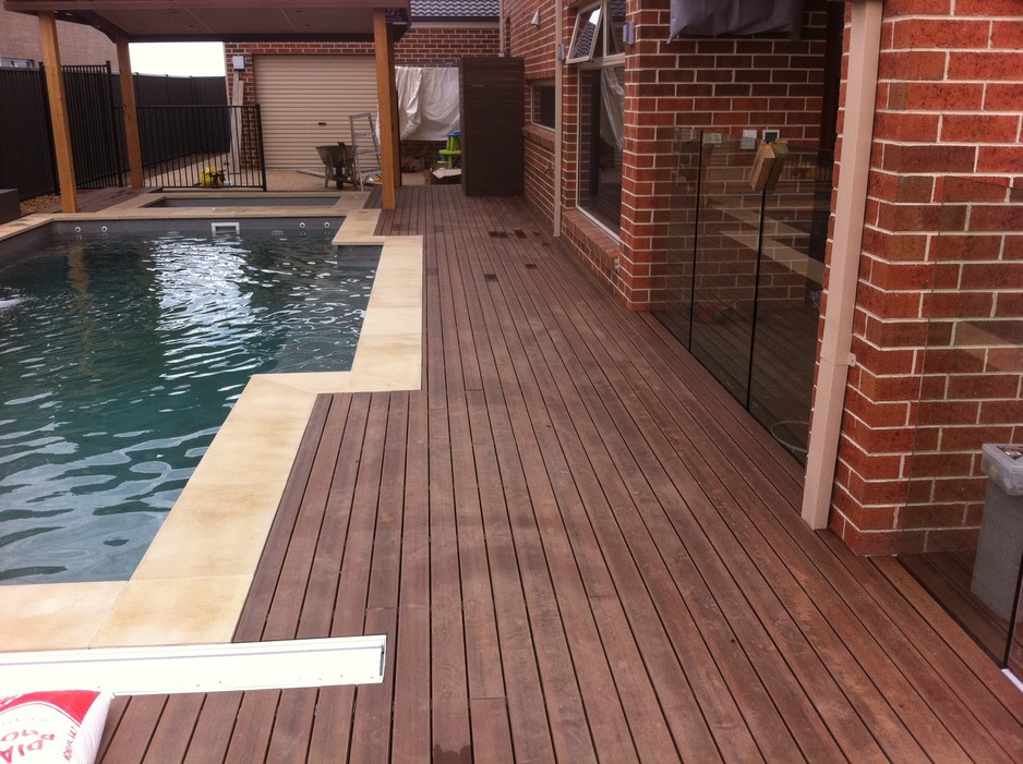 CUSTOM DECKS & TIMBER FEATURE WALLS Pic 1