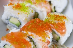 Sushi Wave Pic 2 - rainbow roll