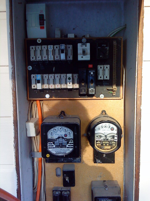 Lux Electrical Pic 1 - Before Switchboard Upgrade