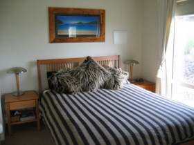 Tidal Dreaming Seaview Cottages Pic 1 - Bedroom