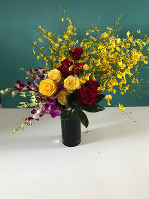 Delta Flora Pic 3 - CORPORATE FLOWERS for retail spaces