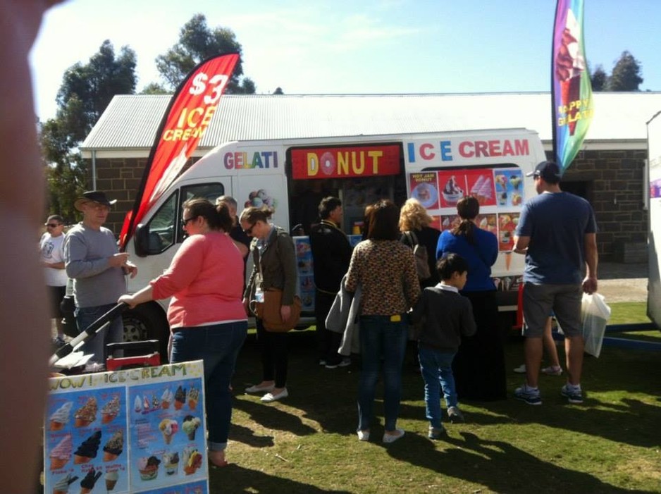 Happy Gelati Ice Cream Van Pic 1