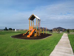 Ploughmans Arms Estate Pic 3 - Our local Playground on Dairymans Way Oct 2016