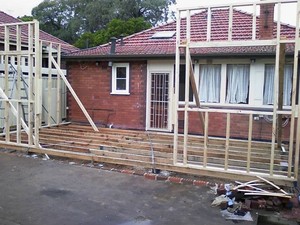 builder Sydney Pic 3 - This back yard was a good space to make up frames in