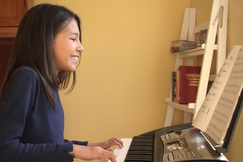 Music Express Robina Pic 1 - Piano lessons for students from 3yo to 70yo