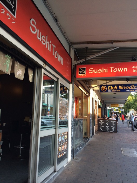 SUSHI TOWN Pic 1