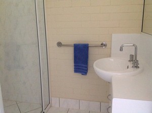 Emu Park Motel Pic 2 - Private ensuite