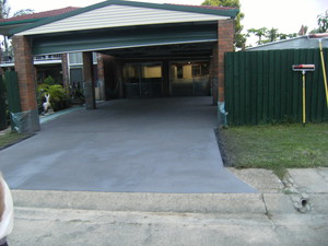 A'Court Concreting Pty Ltd Pic 4 - crackes repaired and plain bluestone spayed