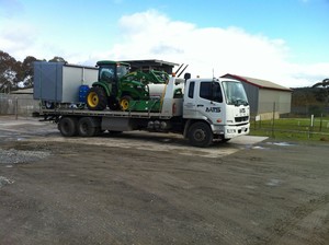 Mobile Transporter Service Pic 2 - Tractors