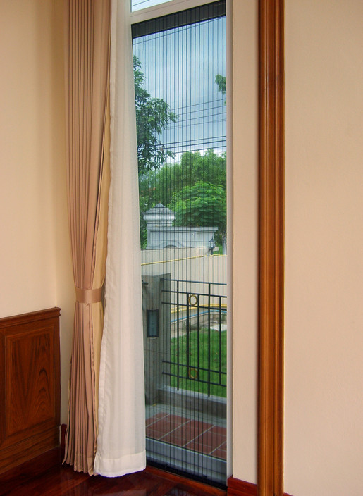 True Value Screens Pic 1 - Retractable Insect screen for balcony doors