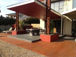 Melbourne Decking Pic 5 - Timber decking with bluestone paved alfresco area