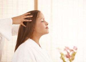 Healing with Reiki Pic 2 - Treatments can be given laying or sitting