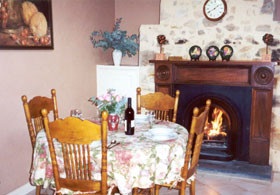 Burdett's Waratah Cottage Pic 1 - Burdetts Hillgrove House Basket Range Adelaide Hills South Australia