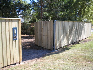 Pride Fencing. Pic 5 - lapncap fence with gate and letterbox