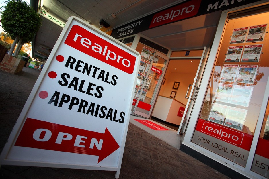 Realpro Pic 1 - Realpro Welwyn Ave Shopping Centre