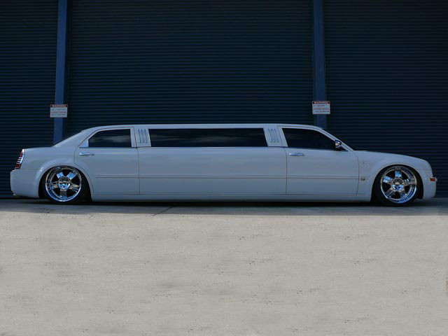 Grande Limousines Pic 1 - Grande Limousines 300c