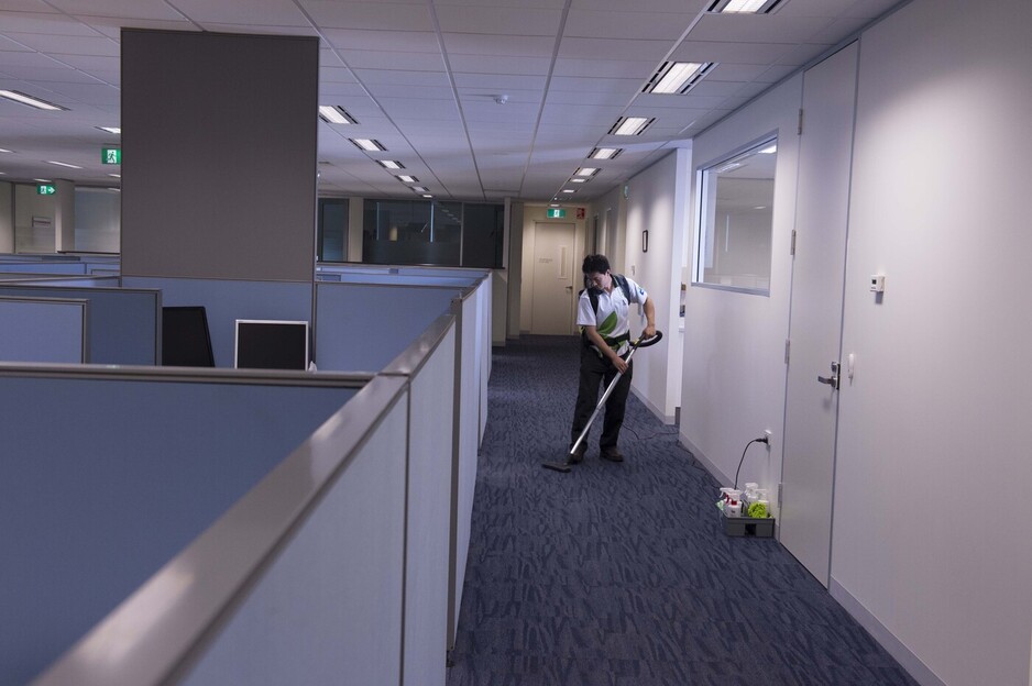 V.I.P. Commercial Cleaning Services Pic 1