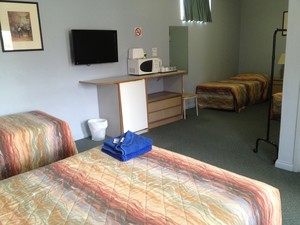 City West Motel Pic 4 - Large Family Room