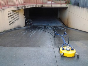 Evo Bros High Pressure Cleaning Pic 5 - Driveway Walls Before