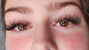 Diamond Eyelash Extensions Pic 5