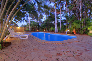 Moore Park Beach Motel Pic 3 - Saltwater swimming pool