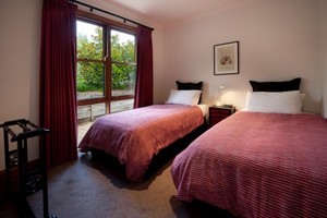 Lakefront Daylesford Pic 5 - Lakefront Daylesford Bedroom 3