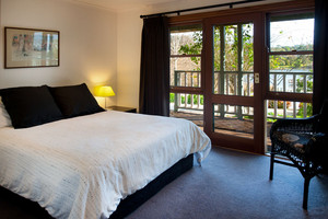 Lakefront Daylesford Pic 2 - Lakefront Daylesford Bedroom 4