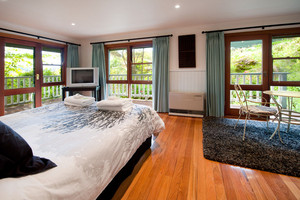 Lakefront Daylesford Pic 3 - Lakefront Daylesford Bedroom 5