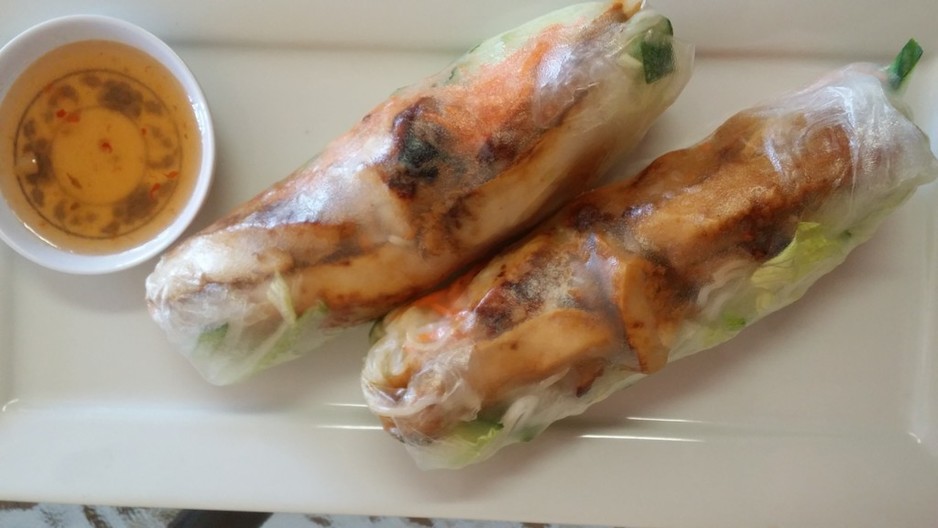 Bay Breeze Cafe Pic 1 - Lemongrass Chicken Rice Paper Rolls