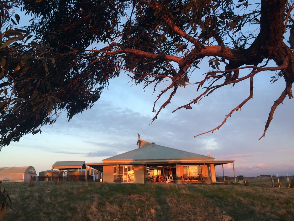 Heathcote Accommodation Pic 1 - Heathcote Views Bed Breakfast High on a Hill