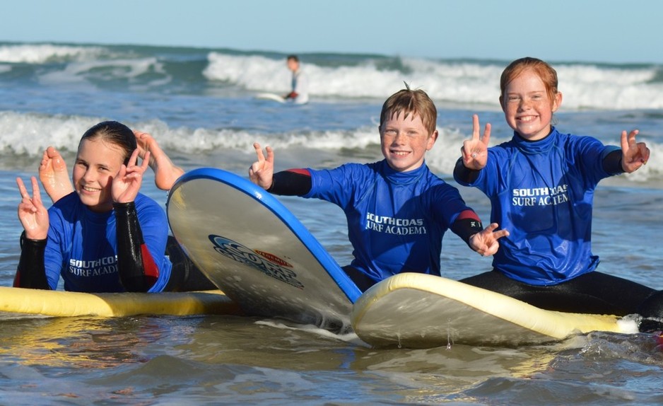 Kombi Surf - Lessons & Hire with Dan & Meg Pic 1 - Surfing is more fun with friends