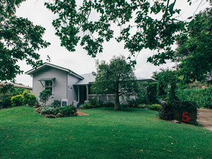 Barbara's Guesthouse, Byron Bay Pic 2 - Our Byron Bay guesthouse view from the street