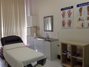 Yin's Clinic of Traditional Chinese Medicine & Acupuncture Pic 5 - ACUPUNCTURE TREATMENT