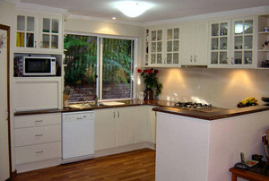 Hollywood Kitchens Pic 4