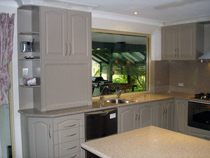 Hollywood Kitchens Pic 2