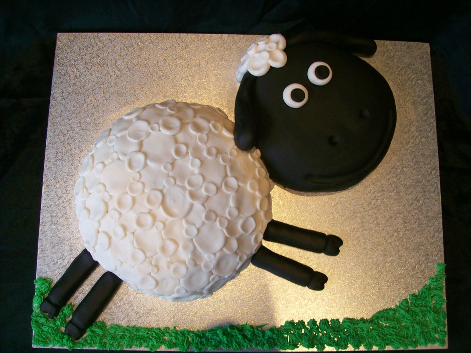 Leanne's Cakes Pic 1 - Timmy the lamb cake